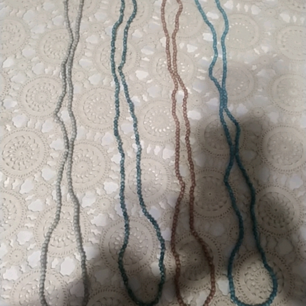 Long wood beaded necklace X4